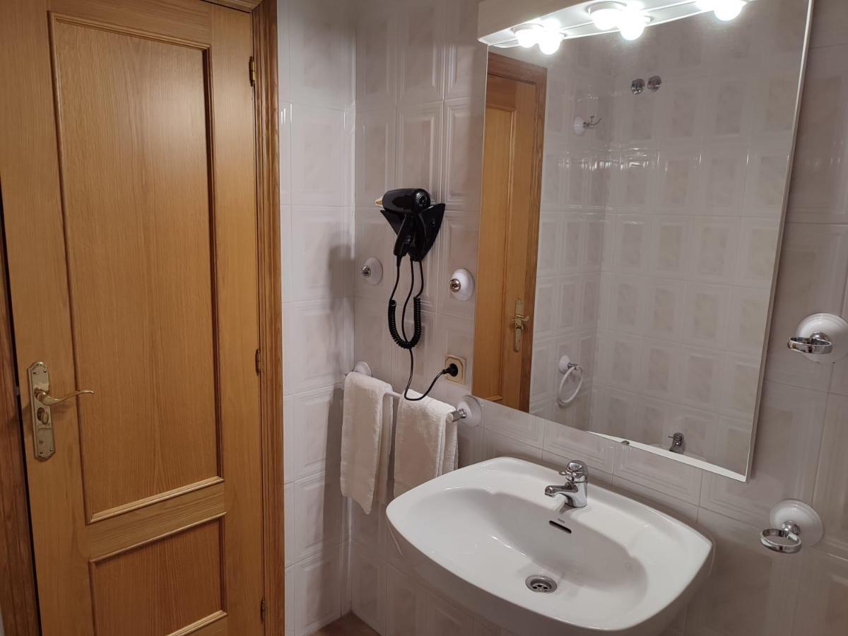 Hotel Novo Понферрада Екстер'єр фото